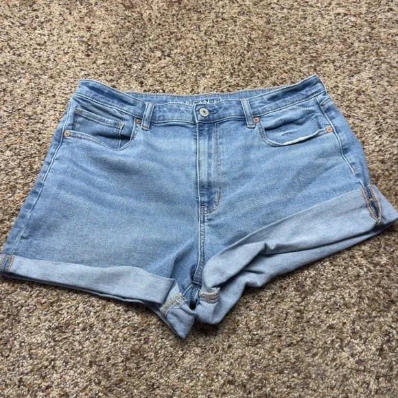 American Eagle Mom Shorts Womens 14 Light Wash Blue High Rise Stretch Denim 3 In - Picture 1 of 10
